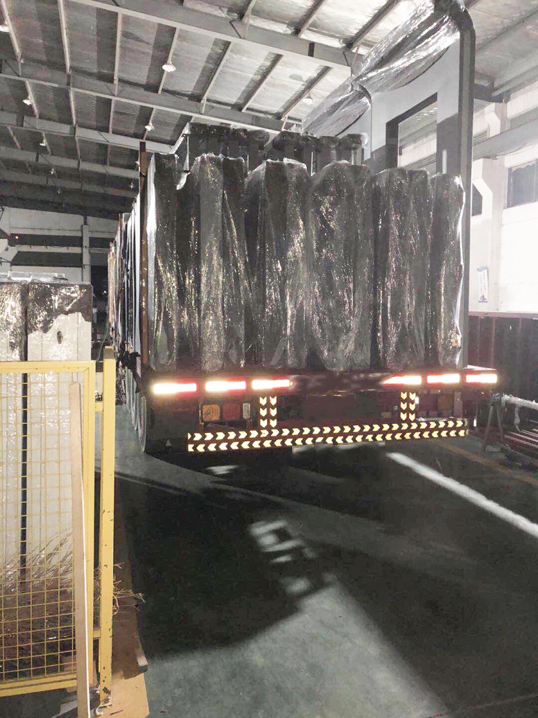 2018.7.6 山東文登公交站臺、候車亭發(fā)貨