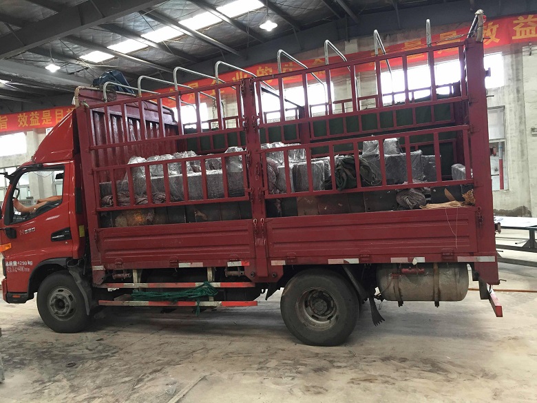 2018.7.8  湖南懷化公交站臺、候車亭發(fā)貨