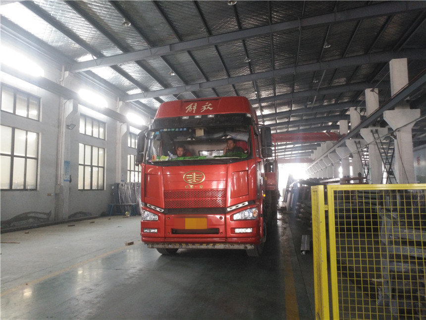 2018.12.1  威海文登公交站臺、候車亭發(fā)貨