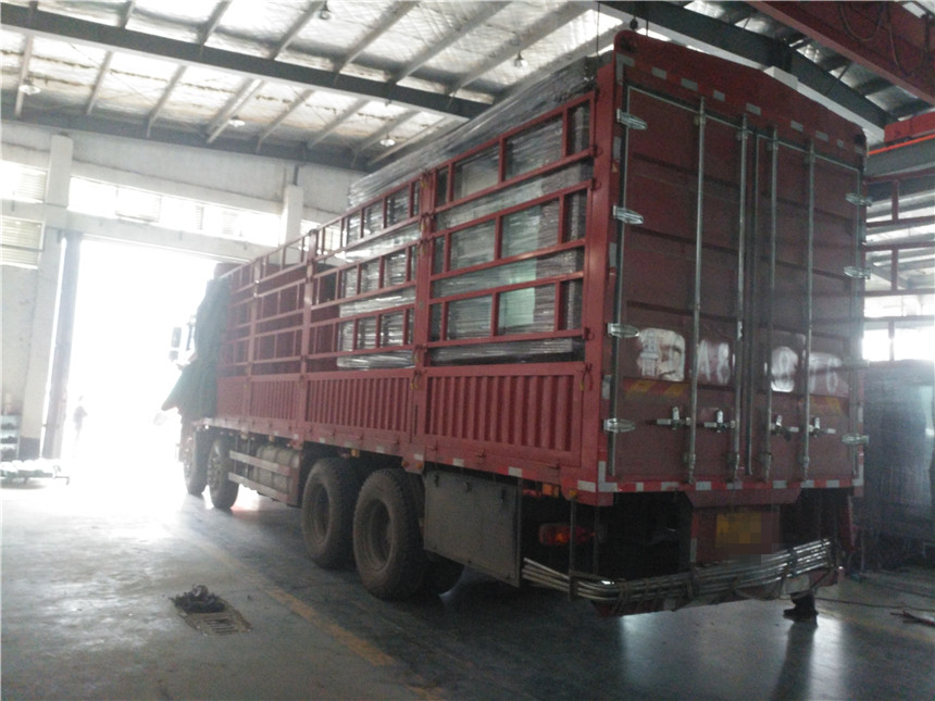 2019.4.25山東泰安公交站臺、候車亭發(fā)貨