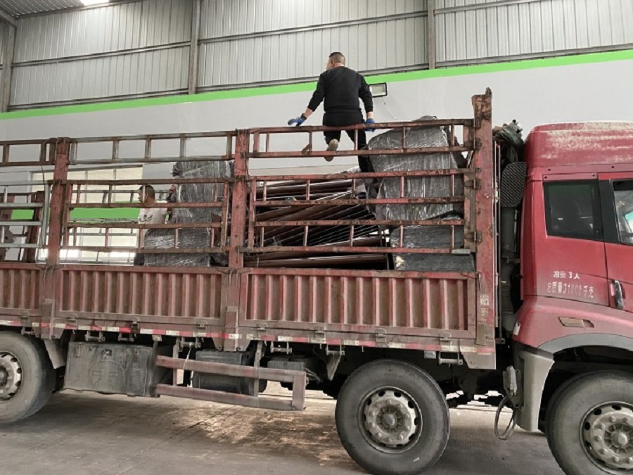 2020年10月20日鹽城市候車(chē)亭項(xiàng)目發(fā)貨通知